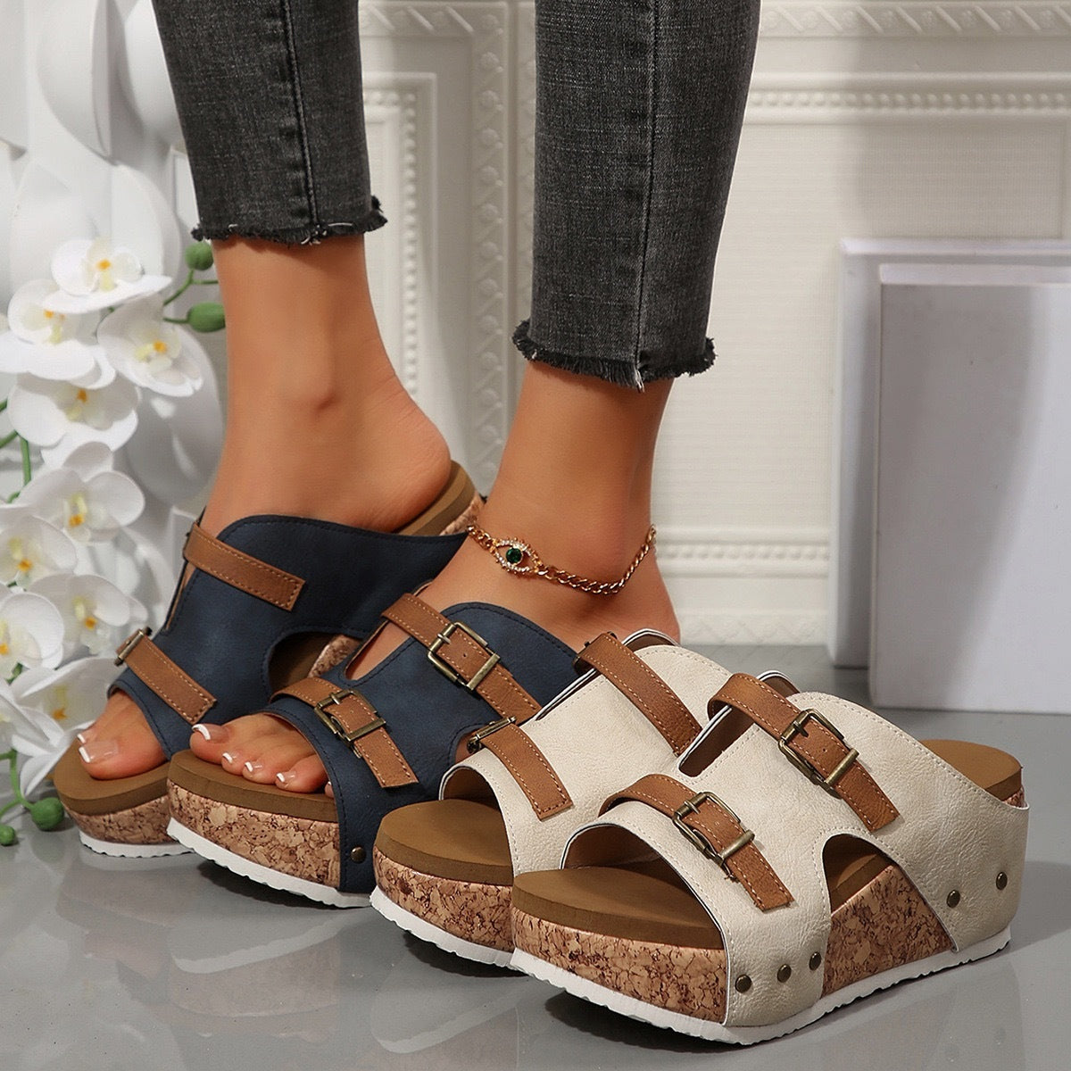 Sandales compensées à boucle pour femme
